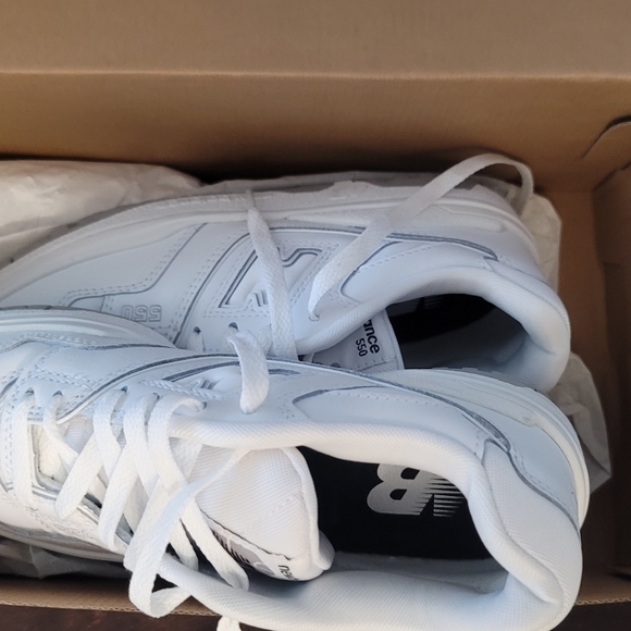 New Balance 550 - Picture 1 of 5